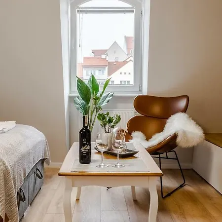 Old Town - Riverside Lux Апартаменти *